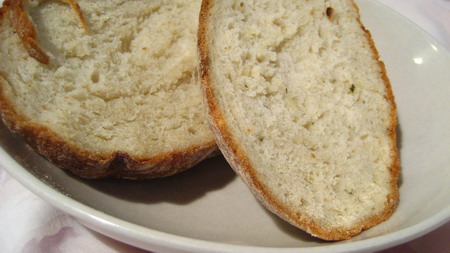 Crusty garlic bread crumb